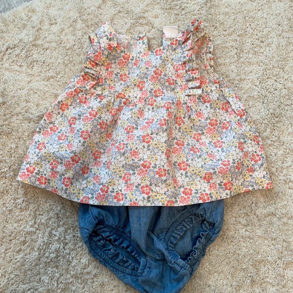 Baby Gap 2 piece set
